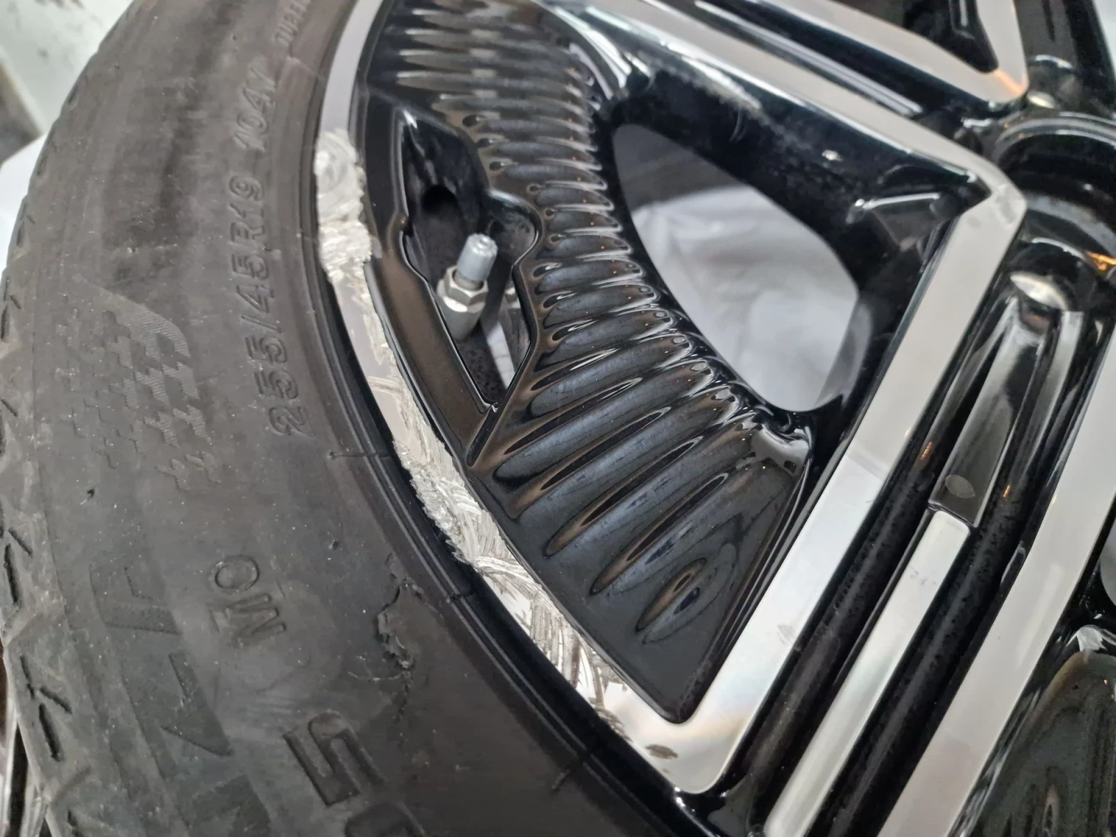 Гуми с джанти Bridgestone 255/45R19, снимка 16 - Гуми и джанти - 55736930