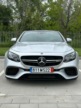������ Mercedes-Benz E 63 A...