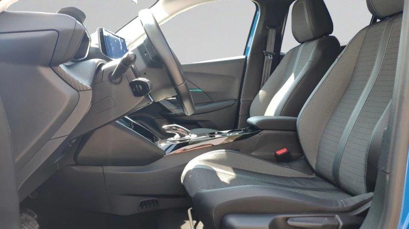 Peugeot 2008 ALLURE Electric 100 кВ 136 к.с., снимка 7 - Автомобили и джипове - 43667253