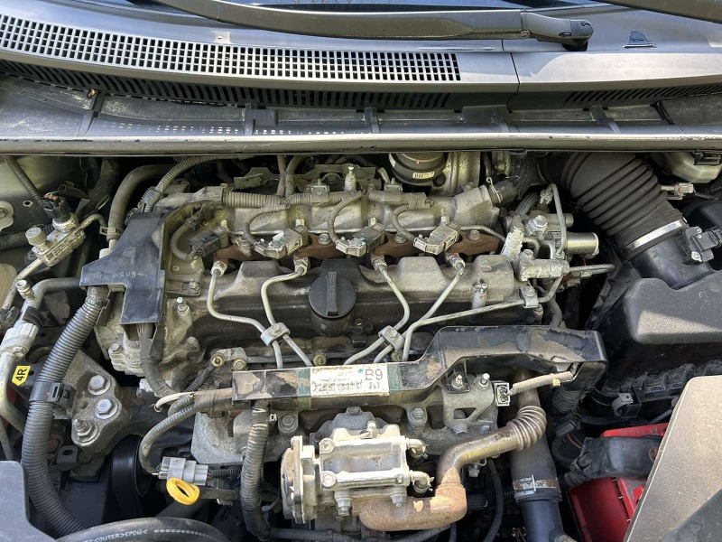 Toyota Avensis 2.0. 126 к.с, снимка 8 - Автомобили и джипове - 45778426