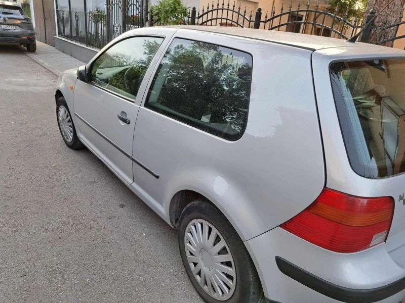 VW Golf, снимка 4 - Автомобили и джипове - 47490591