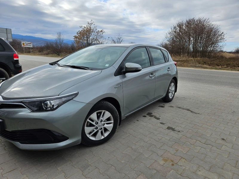 Toyota Auris 1.8 CVT HSD Terra, снимка 2 - Автомобили и джипове - 47985729