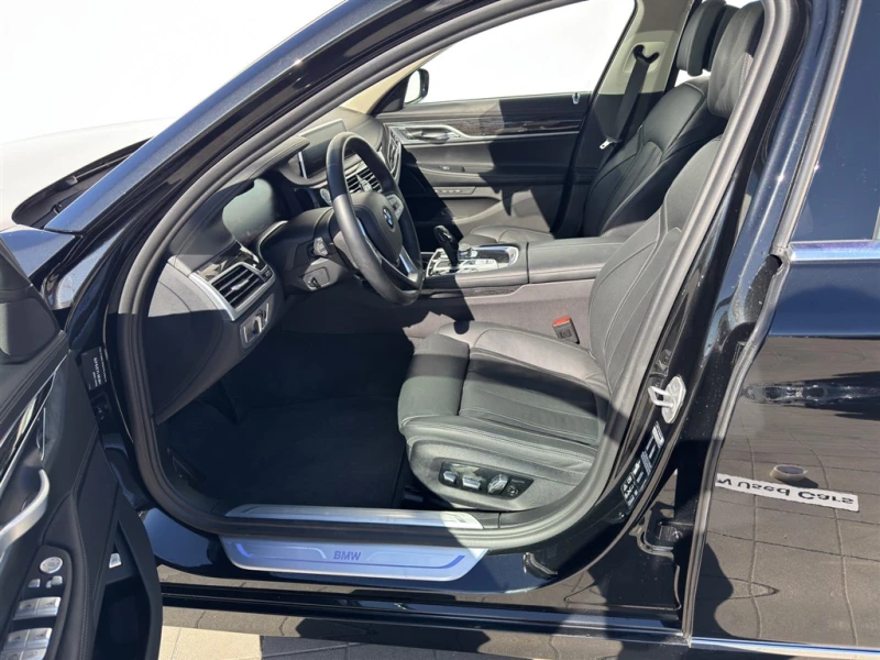 BMW 740 xDrive, снимка 7 - Автомобили и джипове - 51770747