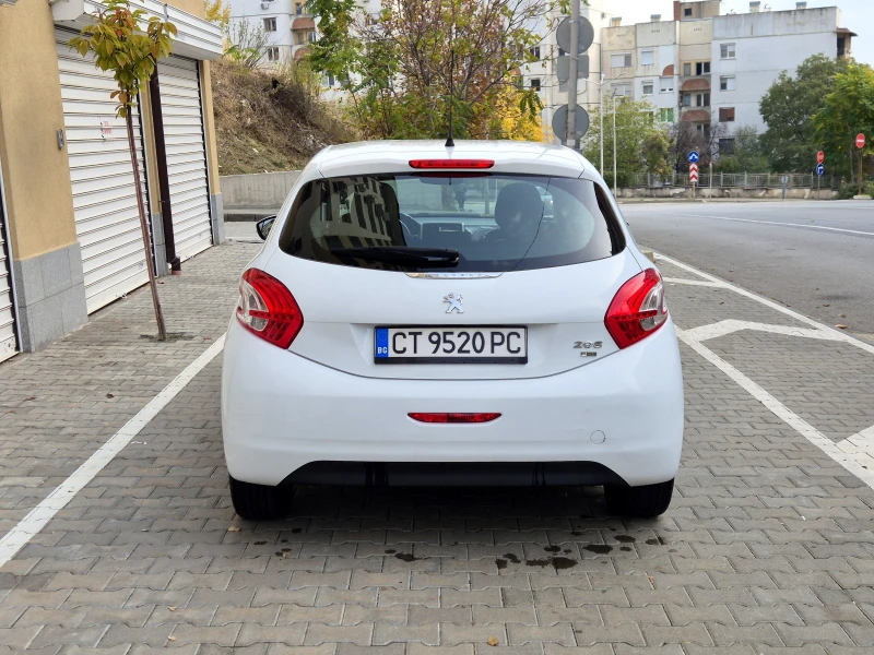 Peugeot 208 1.6HDI 92к.с., снимка 5 - Автомобили и джипове - 52569347