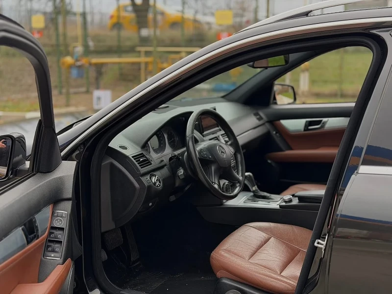 Mercedes-Benz C 220 C220 170к.с.   УНИКАТ  ПАНОРАМА  АВТОМАТ , снимка 7 - Автомобили и джипове - 52674746