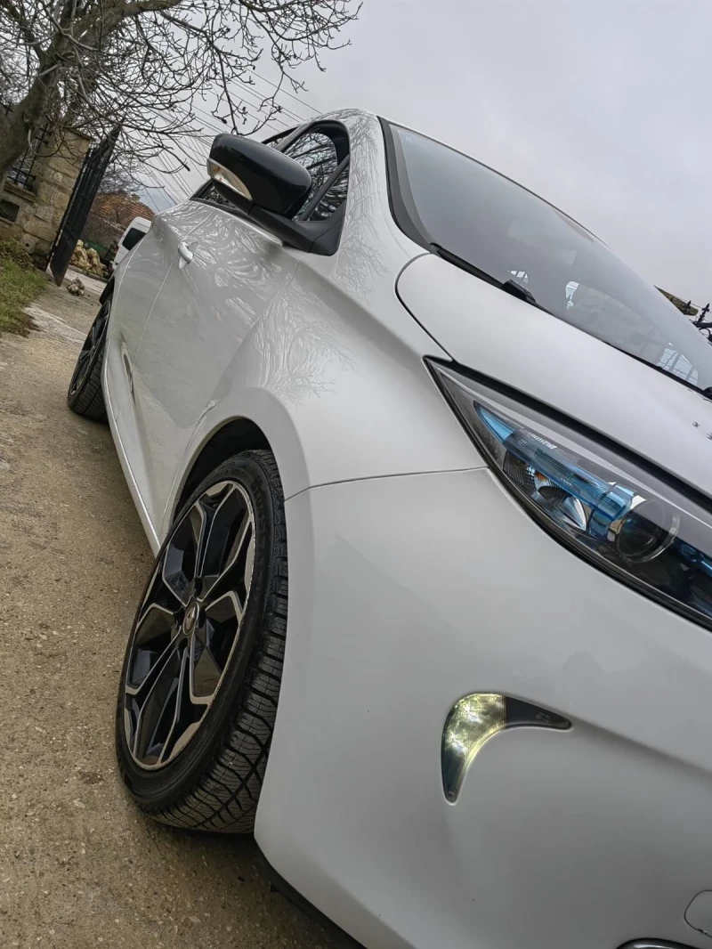 Renault Zoe, снимка 3 - Автомобили и джипове - 53495840