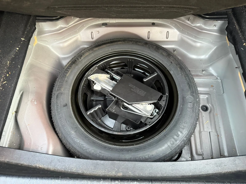 Mercedes-Benz E 300 Очакван внос!, снимка 16 - Автомобили и джипове - 53523470