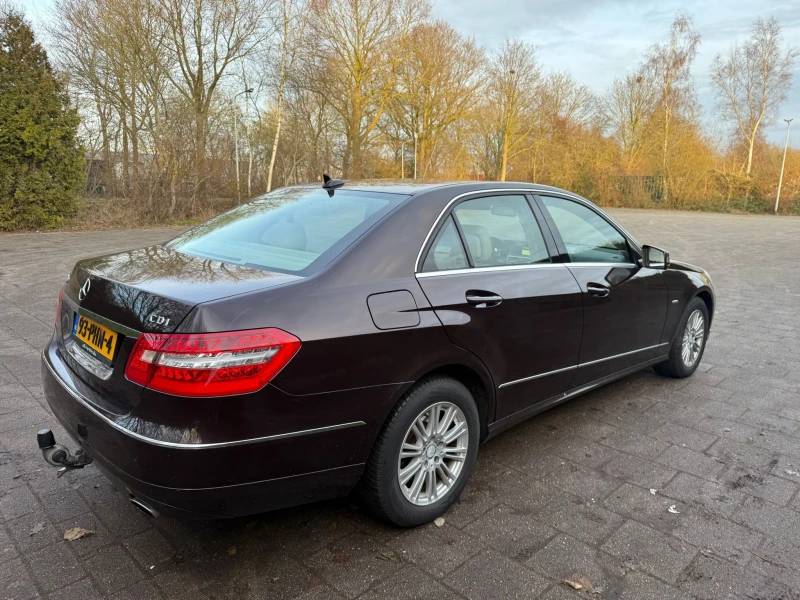 Mercedes-Benz E 300 Очакван внос!, снимка 2 - Автомобили и джипове - 53523470