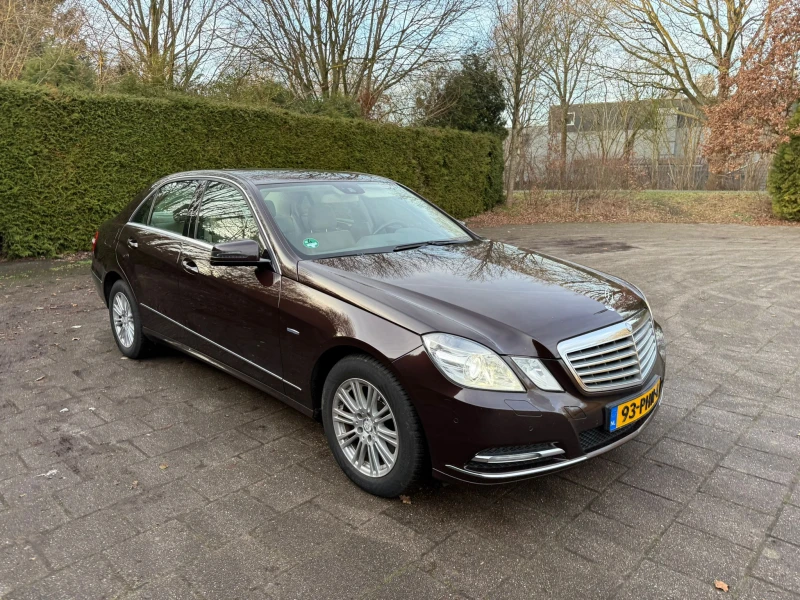 Mercedes-Benz E 300 Очакван внос!, снимка 3 - Автомобили и джипове - 53523470