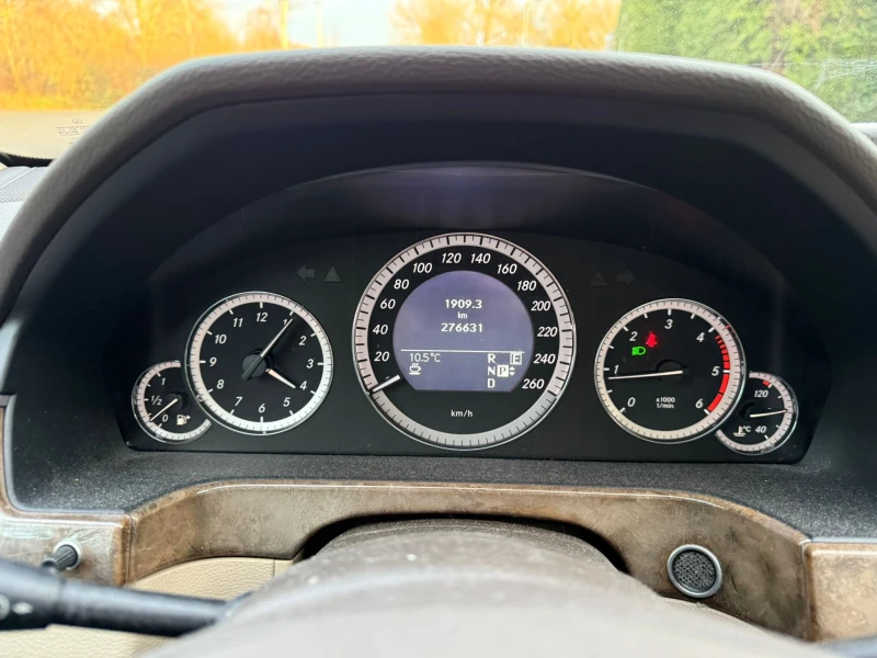 Mercedes-Benz E 300 Очакван внос!, снимка 8 - Автомобили и джипове - 53523470