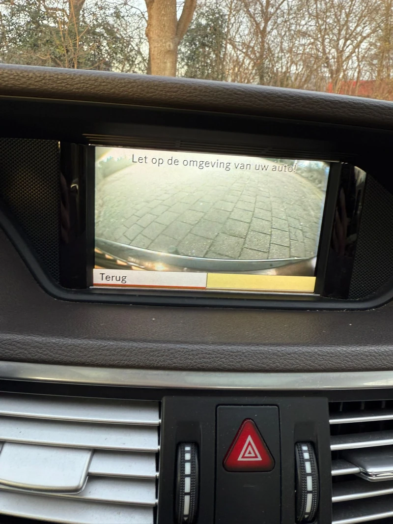 Mercedes-Benz E 300 Очакван внос!, снимка 10 - Автомобили и джипове - 53523470