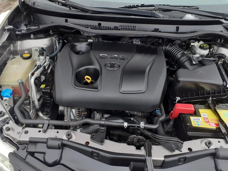 Toyota Auris 1.4 D4D NAVI KAMERA PREMIUM, снимка 17 - Автомобили и джипове - 53573537