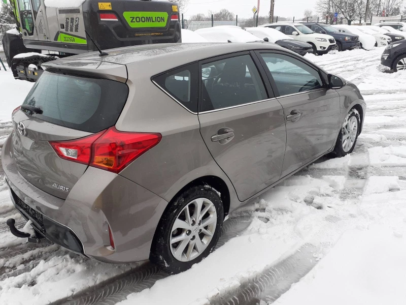 Toyota Auris 1.4 D4D NAVI KAMERA PREMIUM, снимка 3 - Автомобили и джипове - 53573537