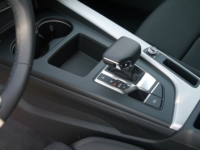 Audi A4 Avant 35 TDI S-tronic S-line Virtual, снимка 12 - Автомобили и джипове - 46371980