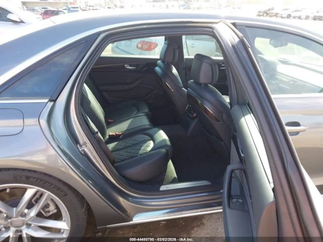 Audi A8 L 3.0T, снимка 8 - Автомобили и джипове - 53779293