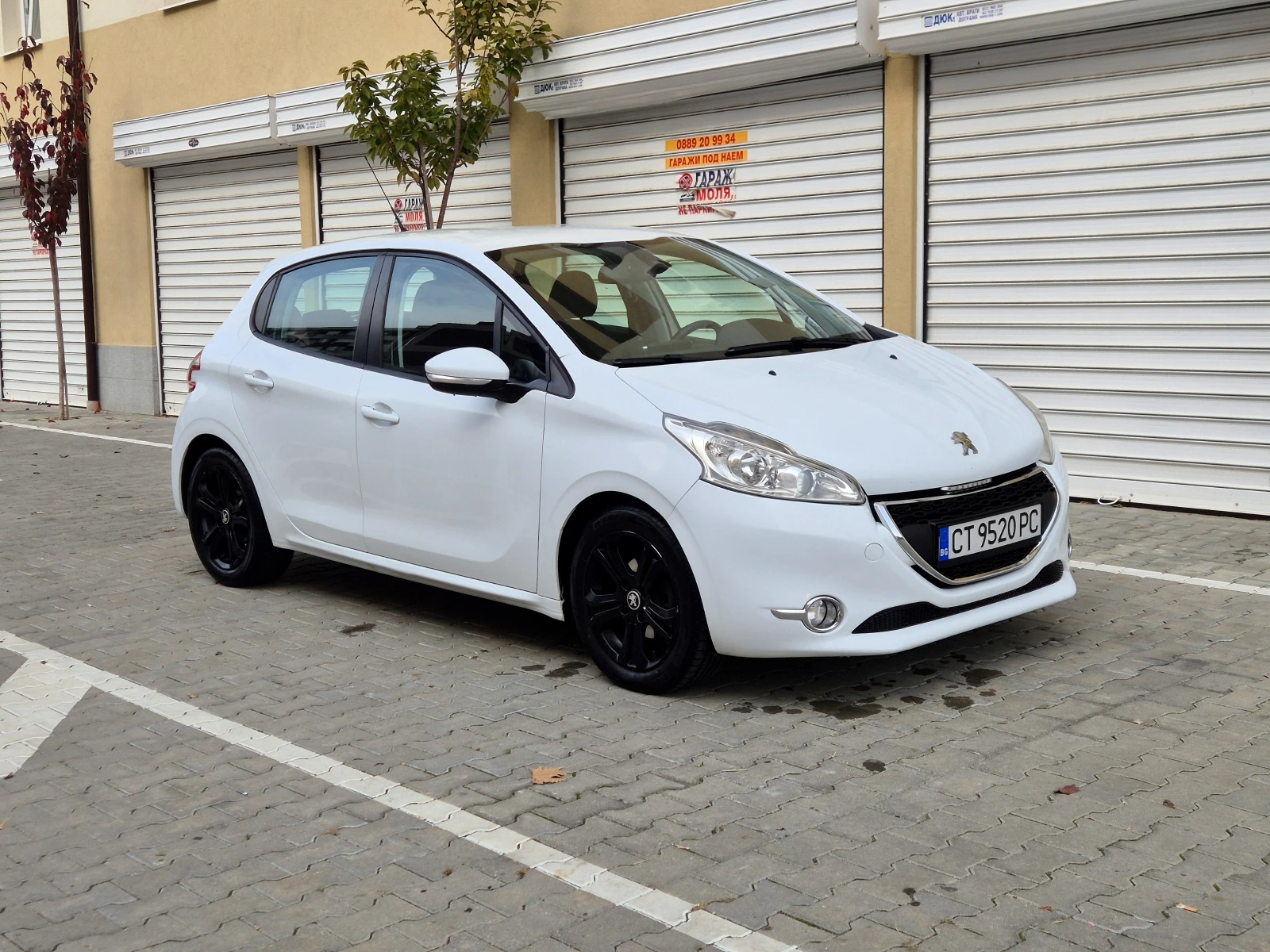 Peugeot 208 1.6HDI 92к.с., снимка 1