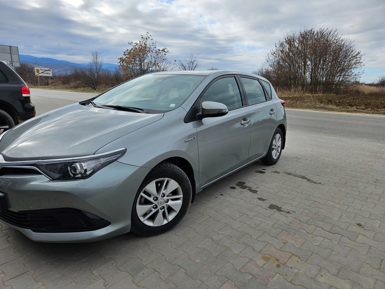 Toyota Auris 1.8 CVT HSD Terra - изображение 2