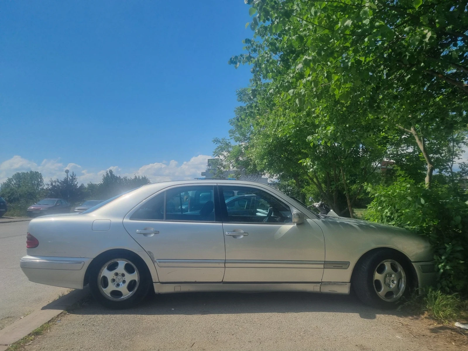 Mercedes-Benz E 320 Avangarde - изображение 5