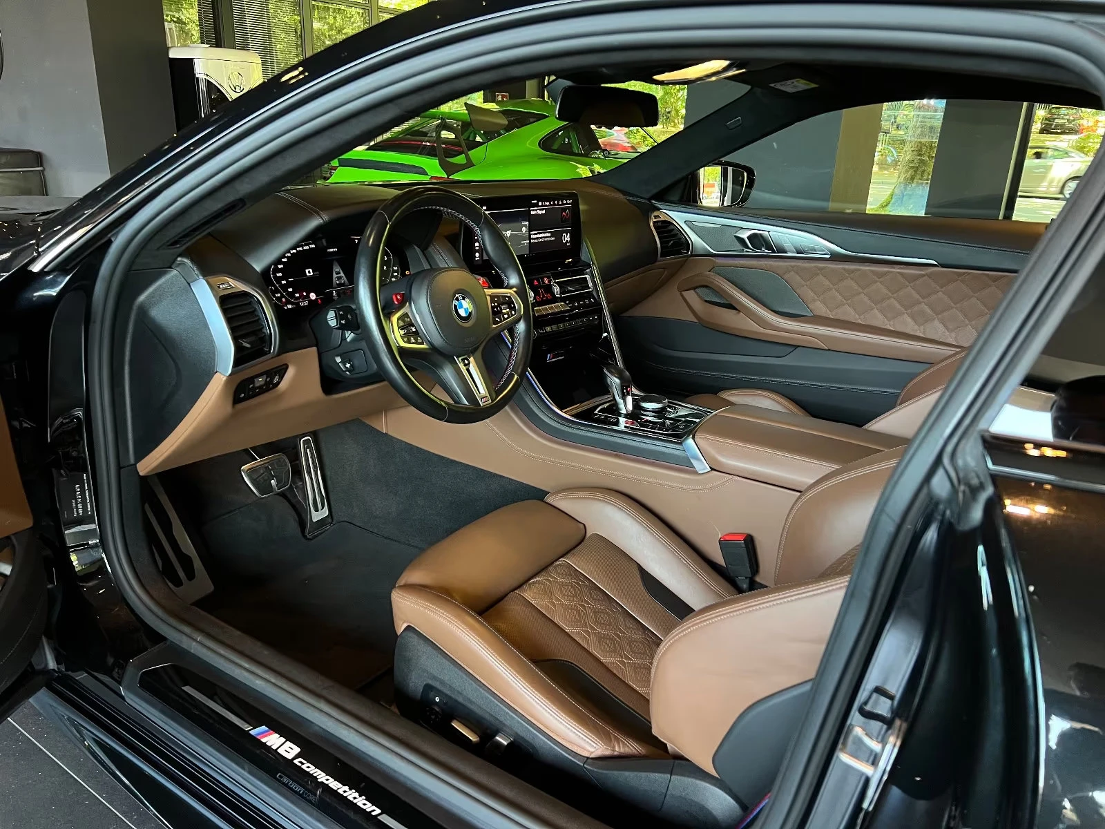 BMW M8 COMPETITION/COUPE/625HP/CARBON/SCLOSE/HUD/LED/385f - изображение 10