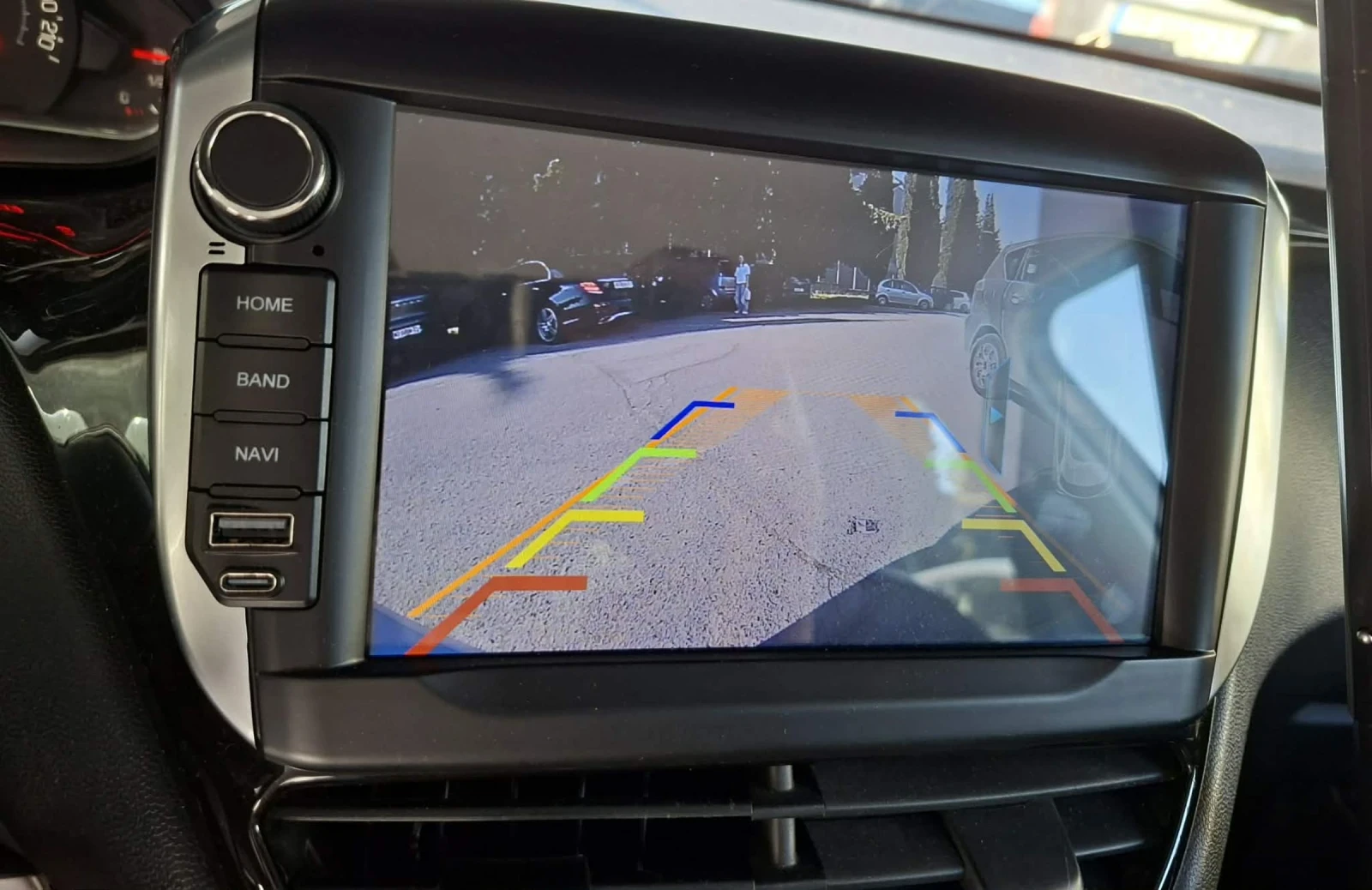Peugeot 208 1.6HDI 92к.с. FULL LED| CARPLAY| CAMERA, снимка 11 - Автомобили и джипове - 53751415