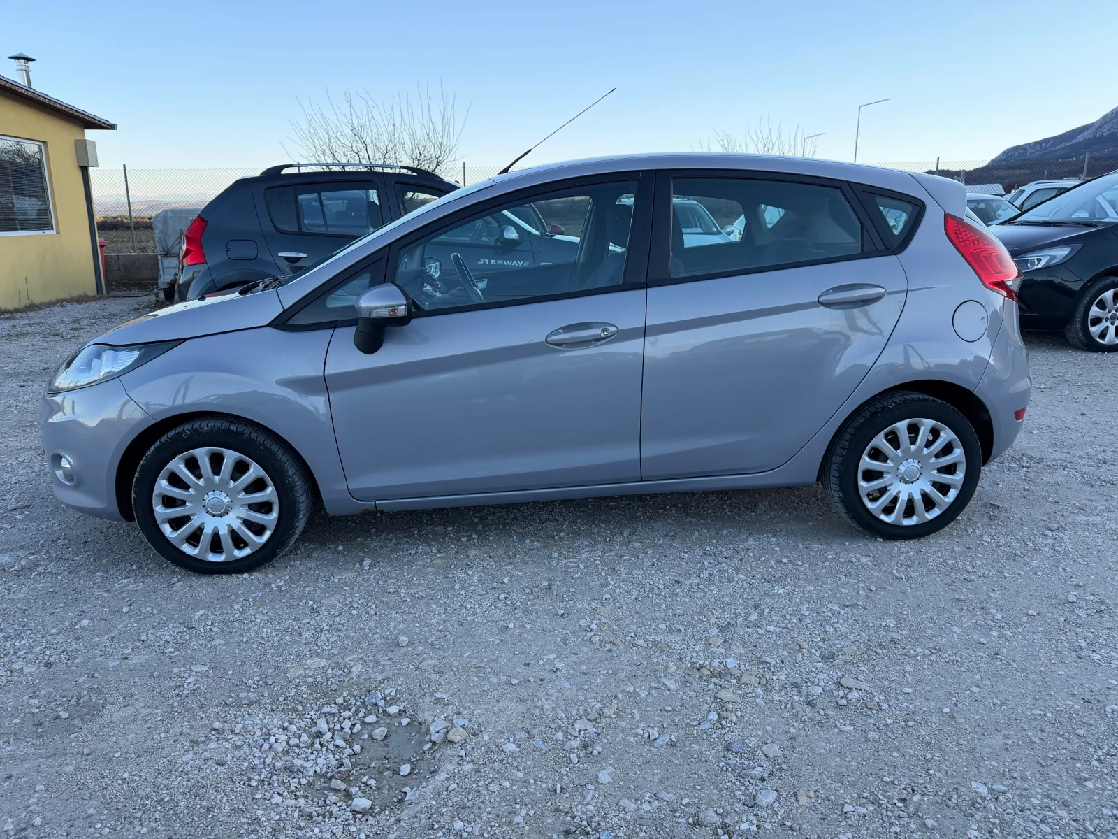 Ford Fiesta 1.3/82кс EVRO5 климатик 197000км - изображение 4