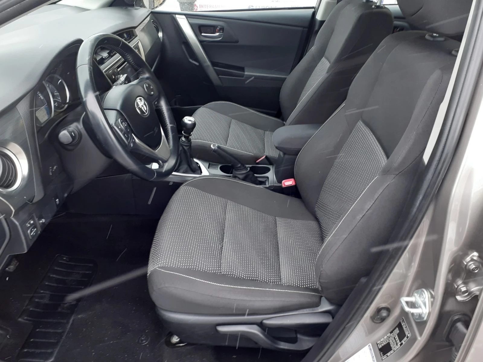 Toyota Auris 1.4 D4D NAVI KAMERA PREMIUM - изображение 9