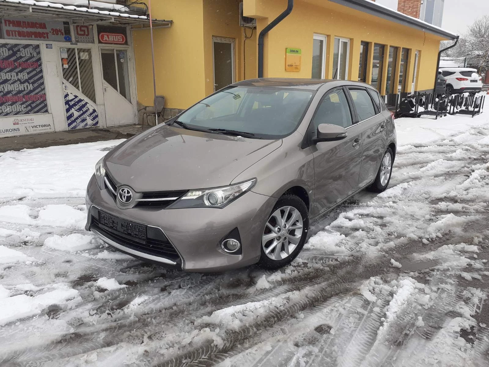 Toyota Auris 1.4 D4D NAVI KAMERA PREMIUM