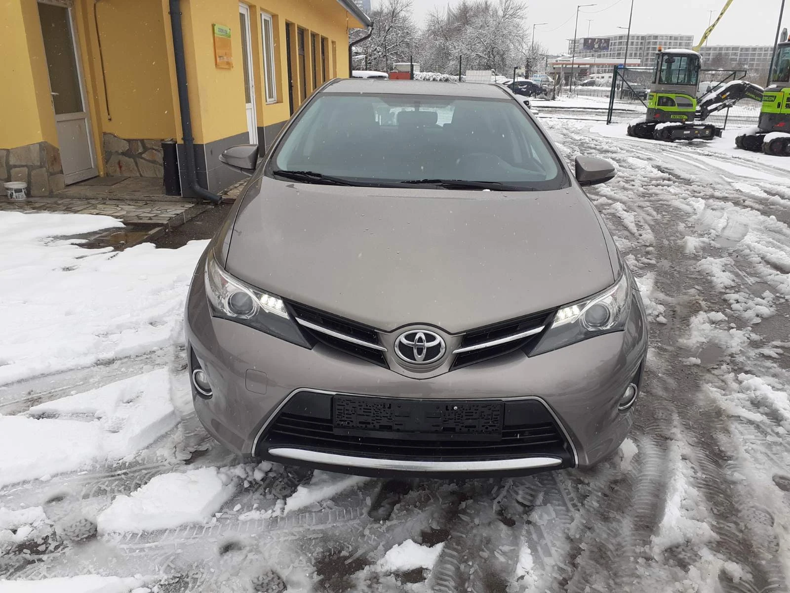 Toyota Auris 1.4 D4D NAVI KAMERA PREMIUM - изображение 2