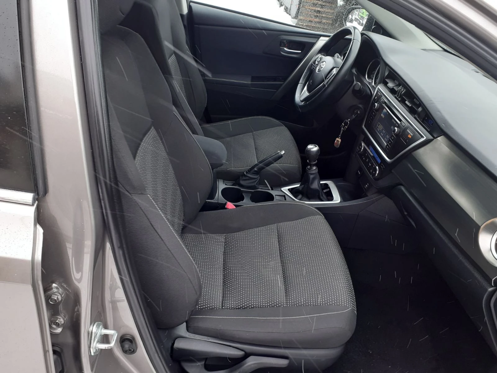 Toyota Auris 1.4 D4D NAVI KAMERA PREMIUM, снимка 12 - Автомобили и джипове - 53573537