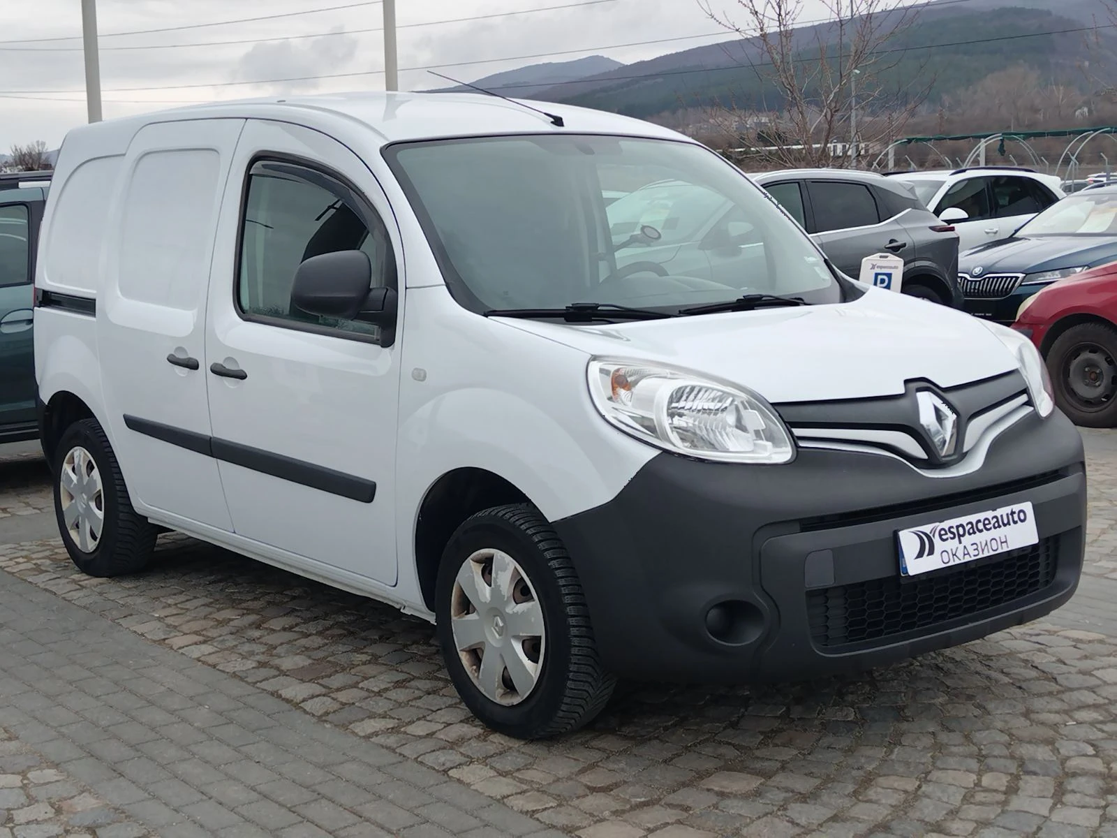 Renault Kangoo 1.5dCi/75к.с L1, снимка 3 - Автомобили и джипове - 53982613