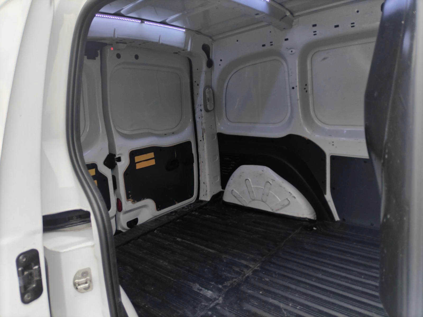 Renault Kangoo 1.5dCi/75к.с L1, снимка 14 - Автомобили и джипове - 53982613