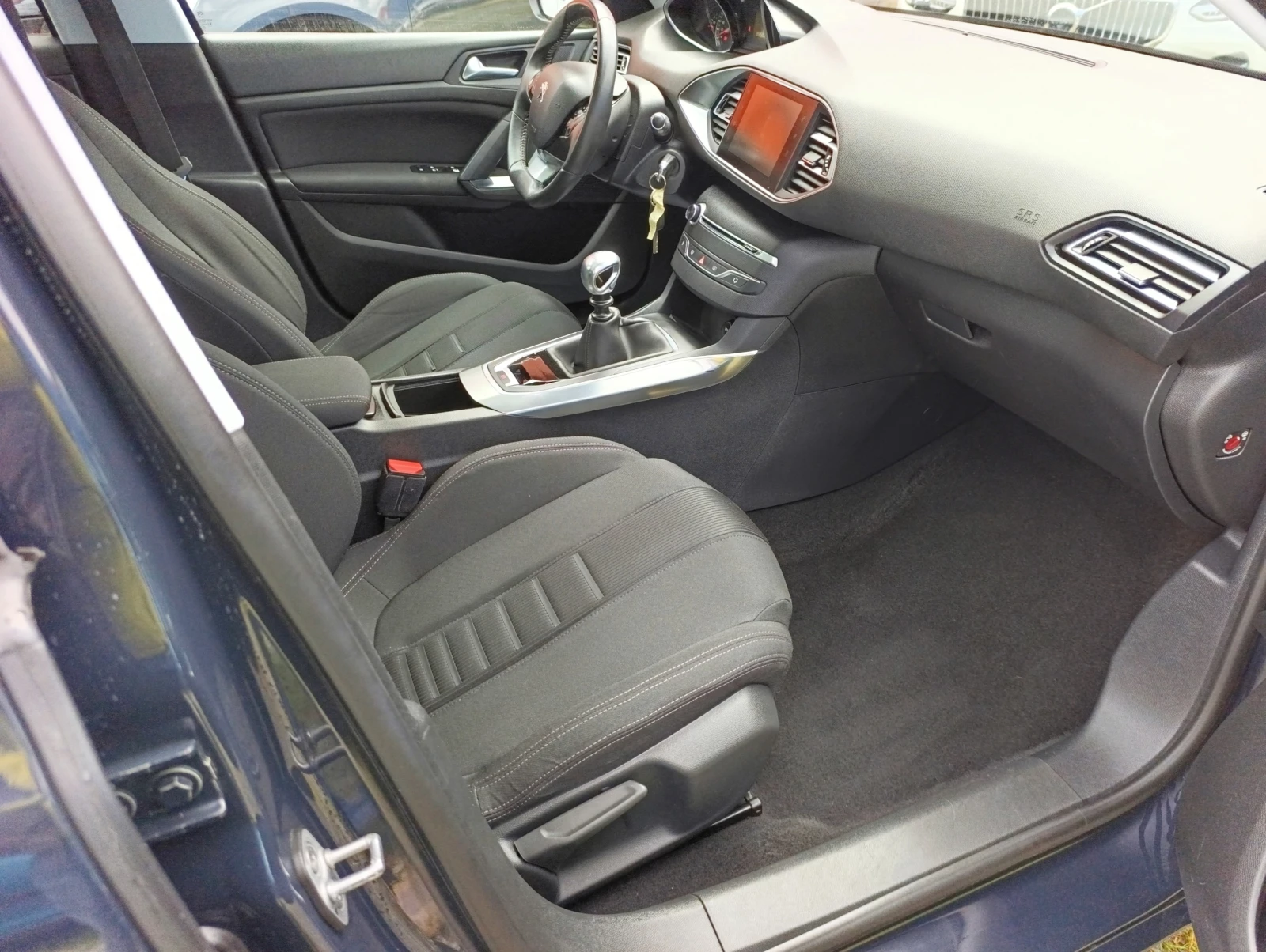 Peugeot 308 1.6 THP Allure, снимка 14 - Автомобили и джипове - 54378650