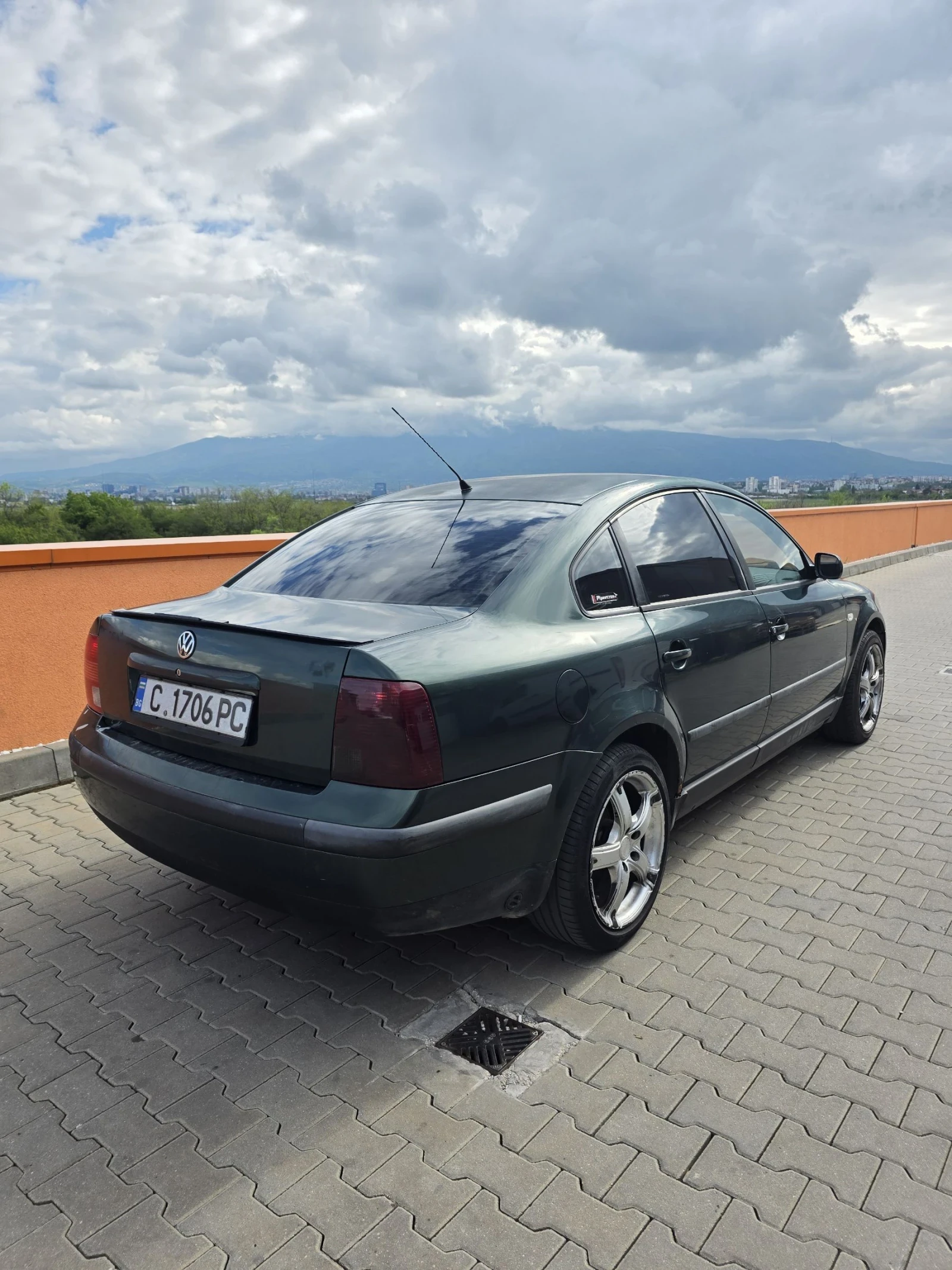 VW Passat, снимка 9 - Автомобили и джипове - 54485930