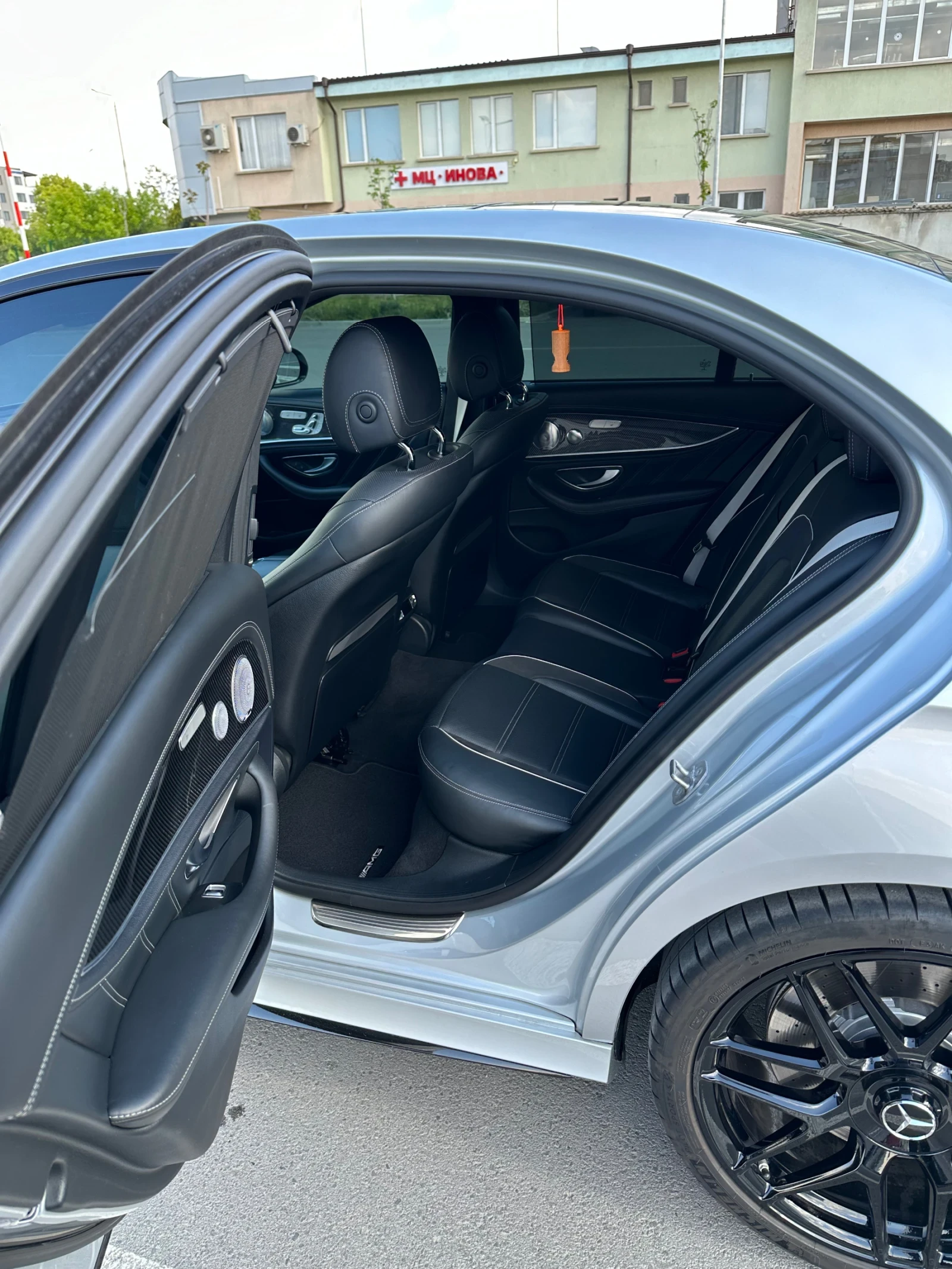 Mercedes-Benz E 63 AMG E 63 AMG 4Matic+ , снимка 11 - Автомобили и джипове - 54486964