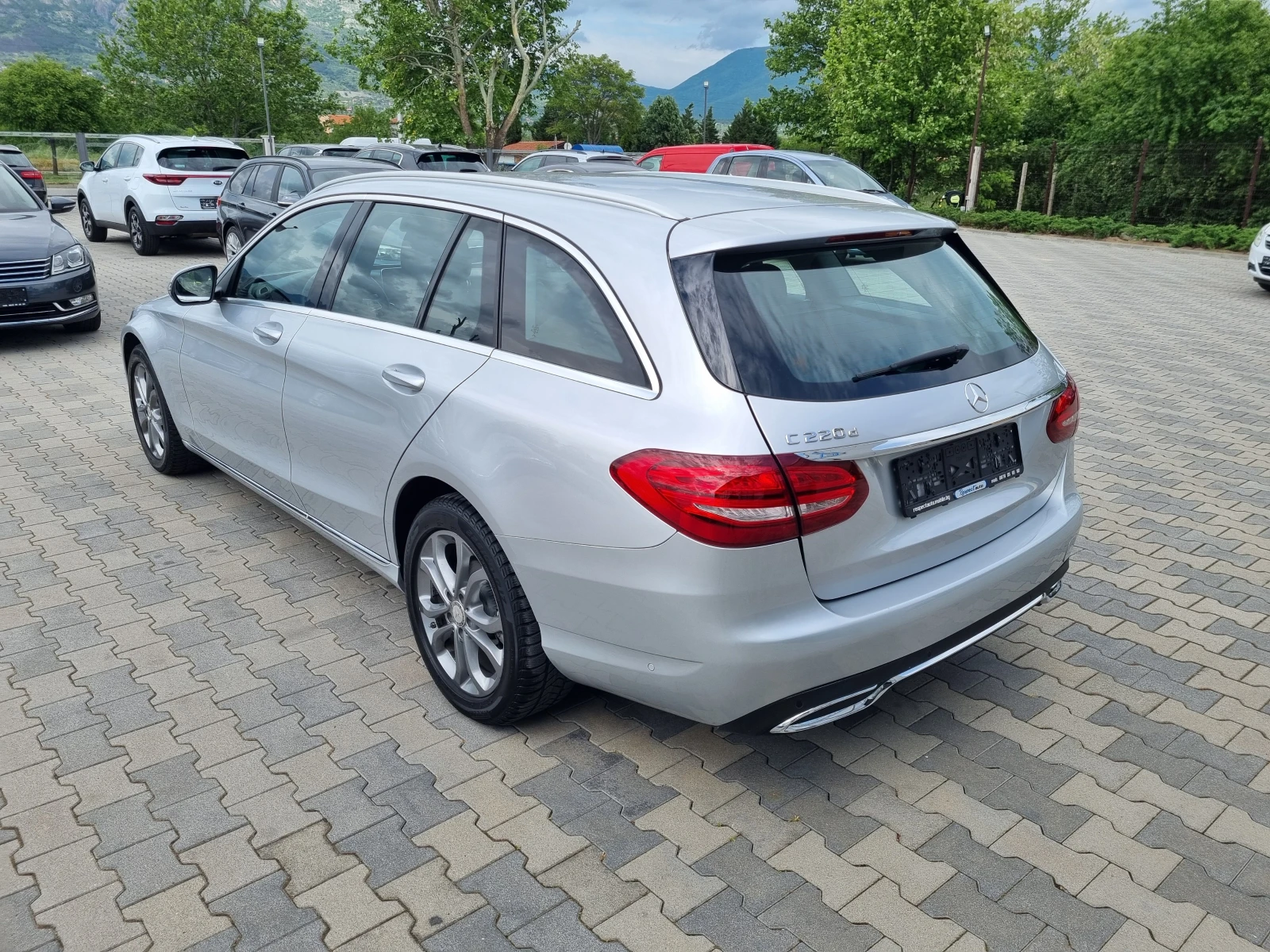 Mercedes-Benz C 220 CDi-170кс АВТОМАТИК/2016г. СЕРВИЗНА ИСТОРИЯ в МВ, снимка 4 - Автомобили и джипове - 54567048