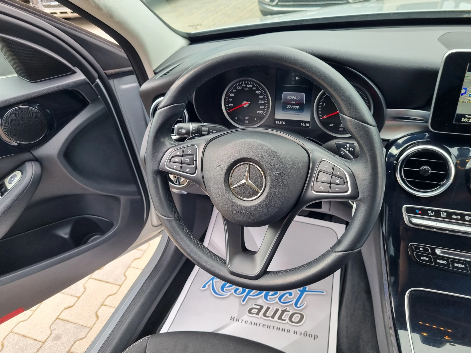 Mercedes-Benz C 220 CDi-170кс АВТОМАТИК/2016г. СЕРВИЗНА ИСТОРИЯ в МВ, снимка 12 - Автомобили и джипове - 54567048