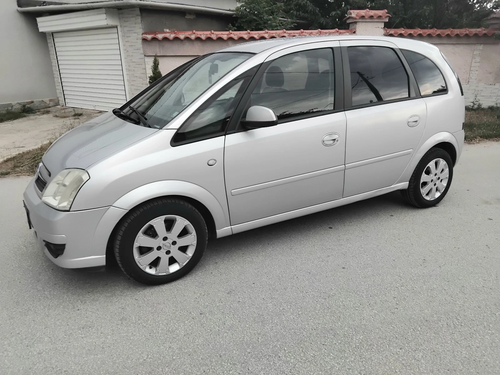 Opel Meriva 1.4i.90k + КЛИМА + ГАЗОВ ИНЖЕКЦИОН 2006г , снимка 2 - Автомобили и джипове - 55148374