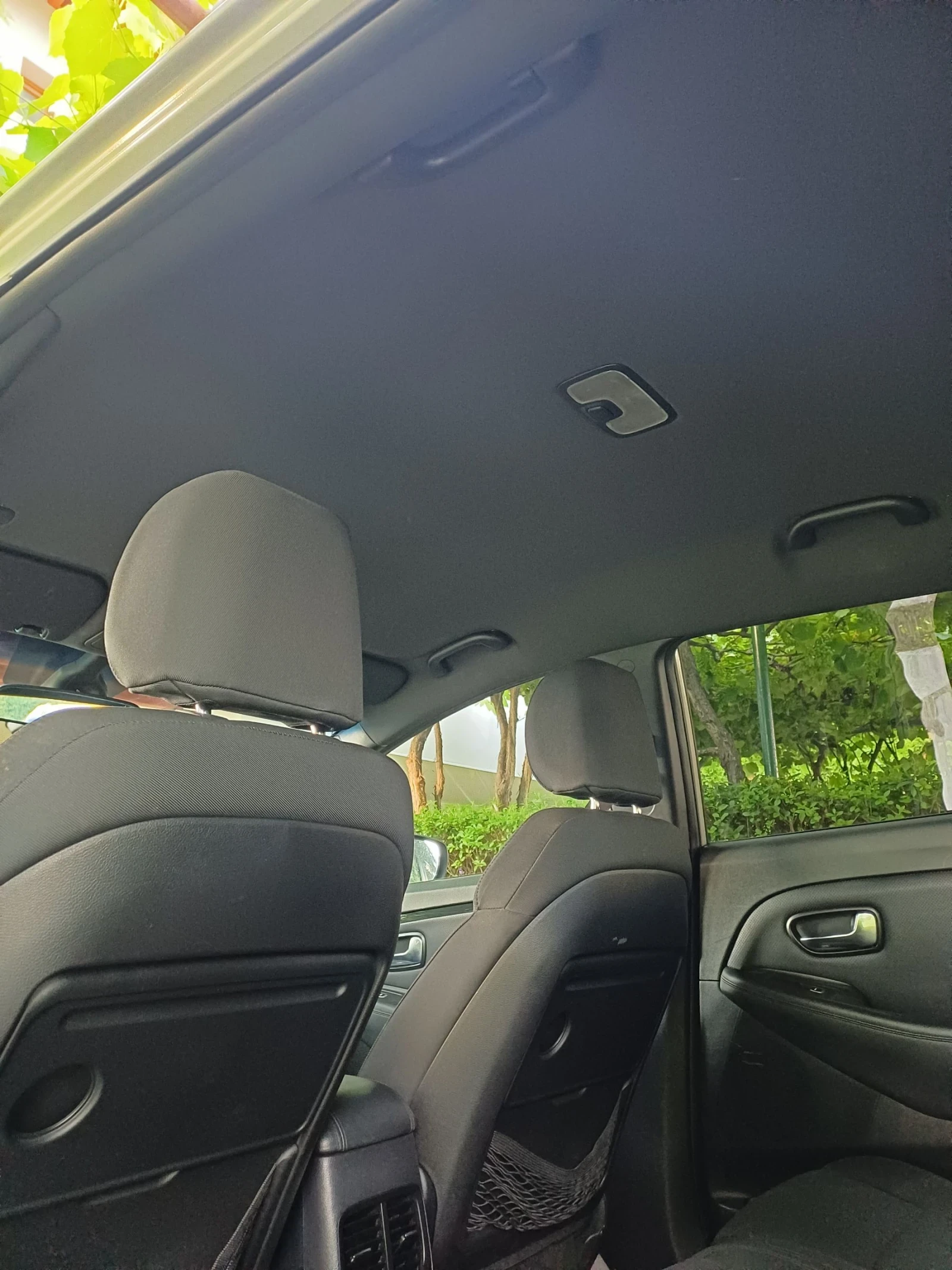 Kia Carens 1.7 136к.с. 7м., снимка 10 - Автомобили и джипове - 55268041