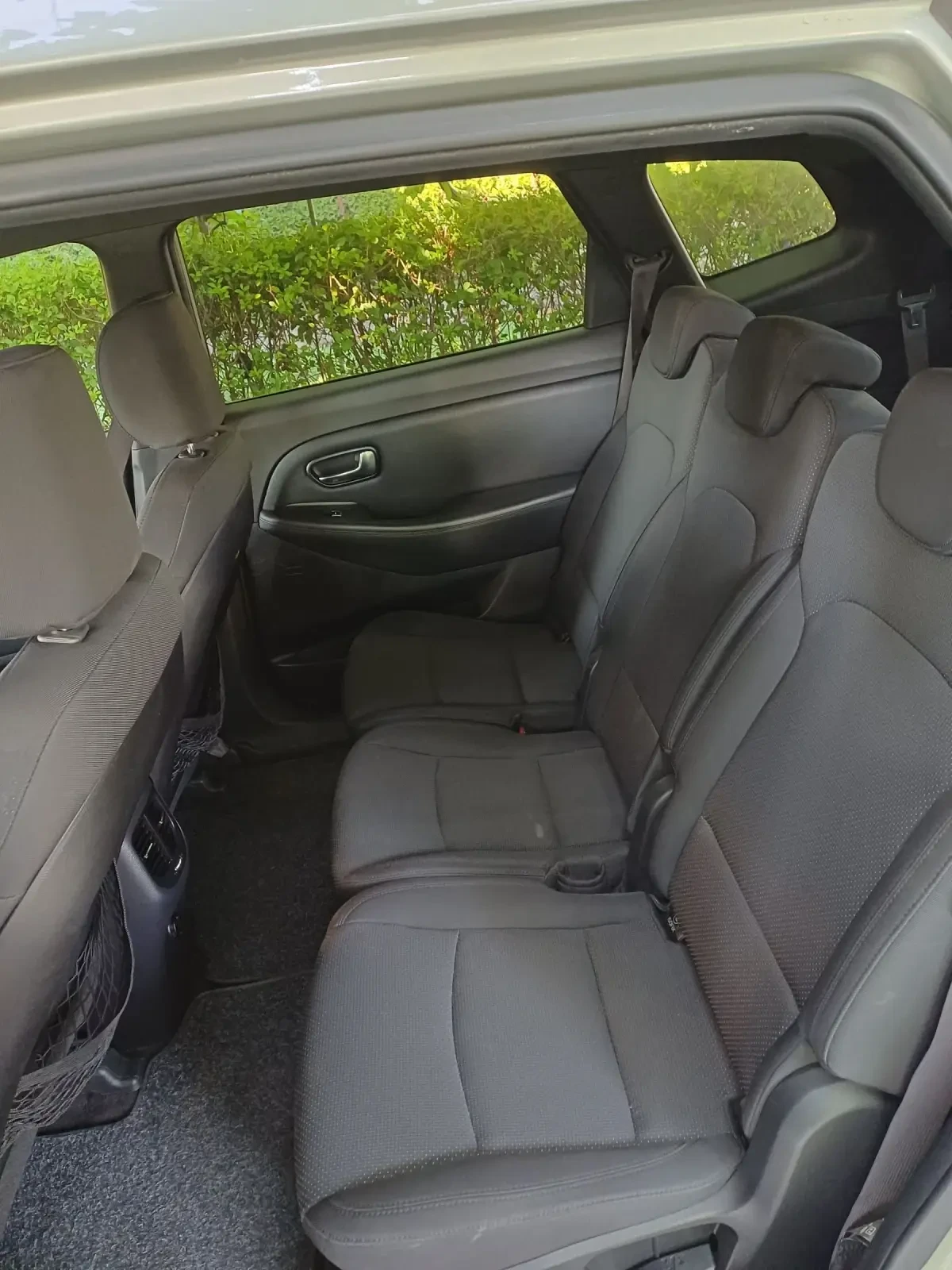 Kia Carens 1.7 136к.с. 7м., снимка 3 - Автомобили и джипове - 55268041