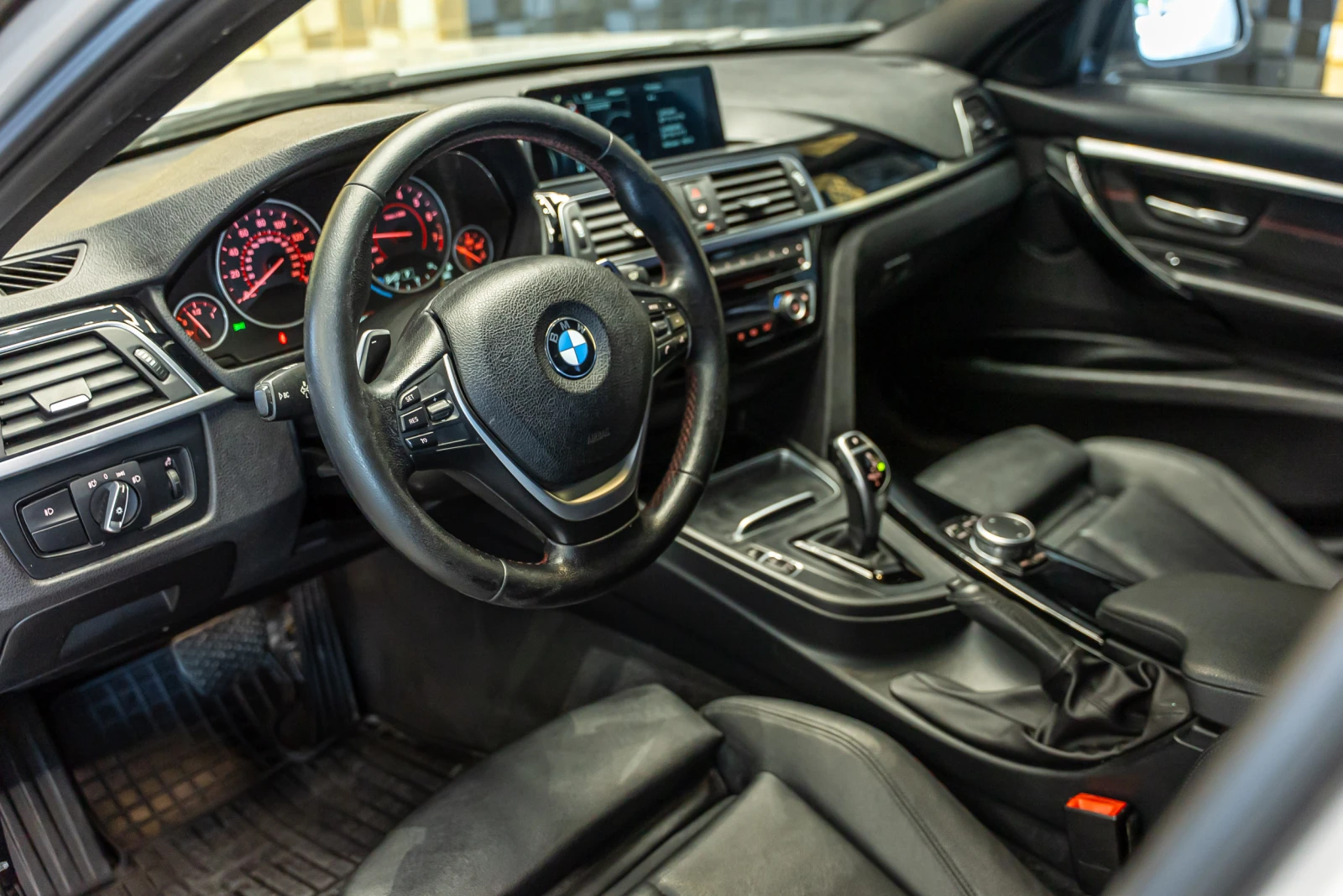 BMW 328 i xDrive, снимка 7 - Автомобили и джипове - 55274526