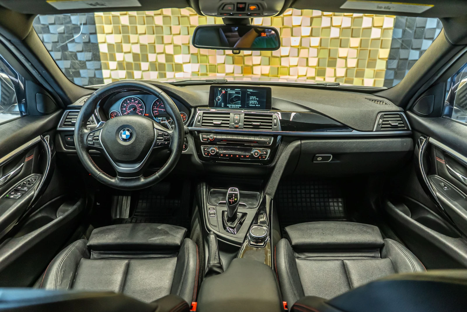 BMW 328 i xDrive, снимка 10 - Автомобили и джипове - 55274526