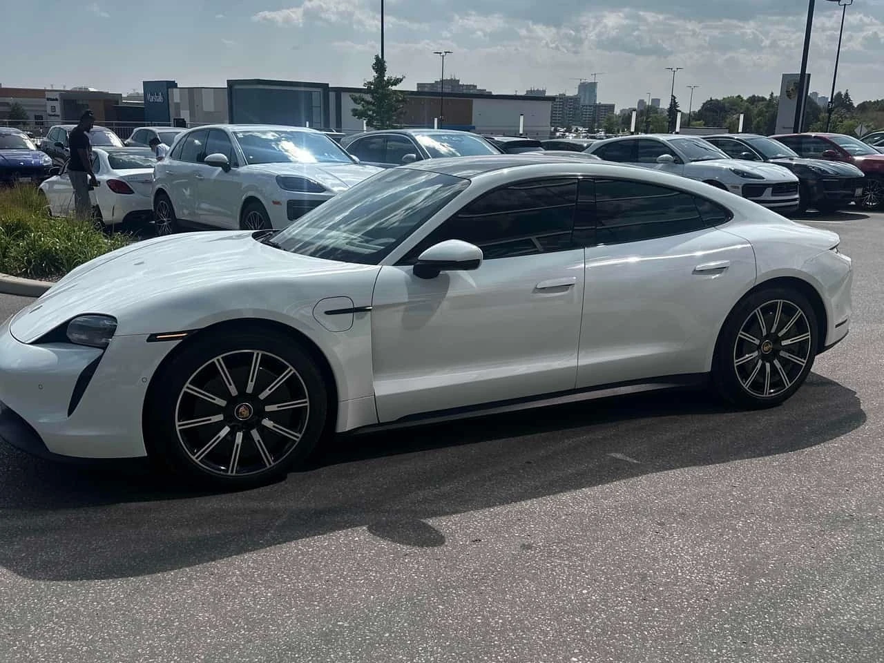 Porsche Taycan 4S  CARFAX, снимка 11 - Автомобили и джипове - 55752178
