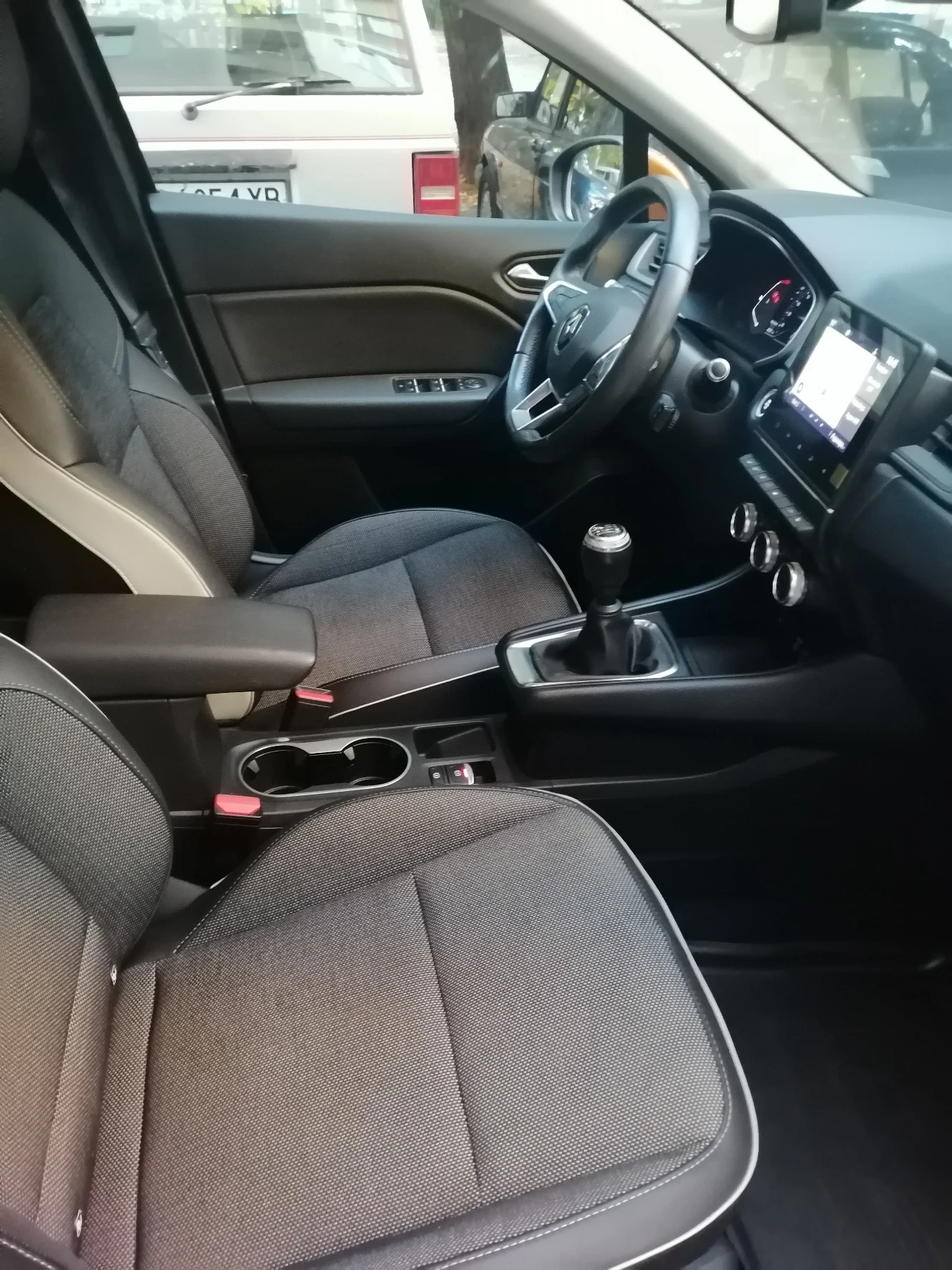 Renault Captur Каптюр, снимка 11 - Автомобили и джипове - 56217243