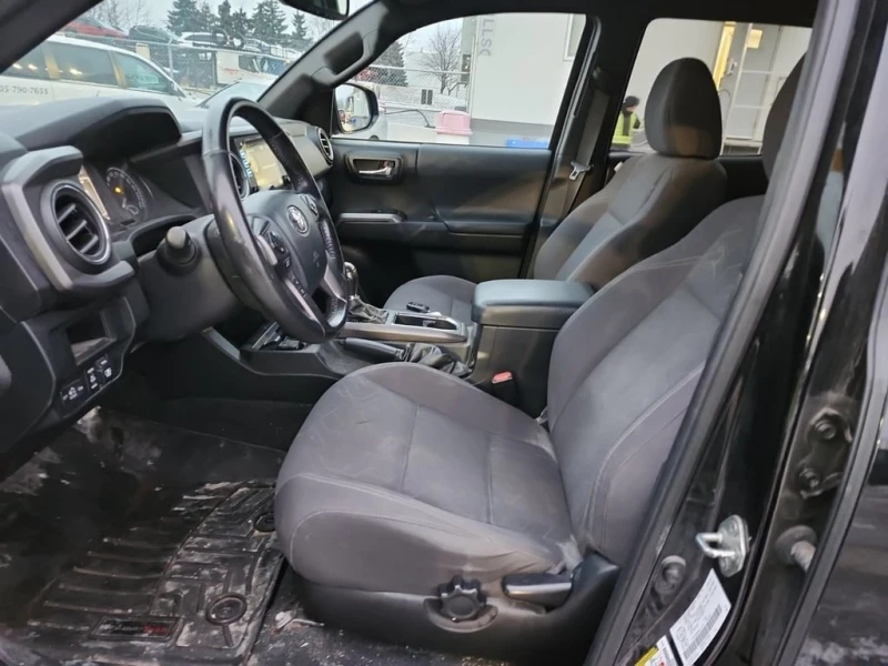 Toyota Tacoma * TRD OFF ROAD CREW CAB SHORT BED * CARFAX * БЕЗ П, снимка 5 - Автомобили и джипове - 53098742