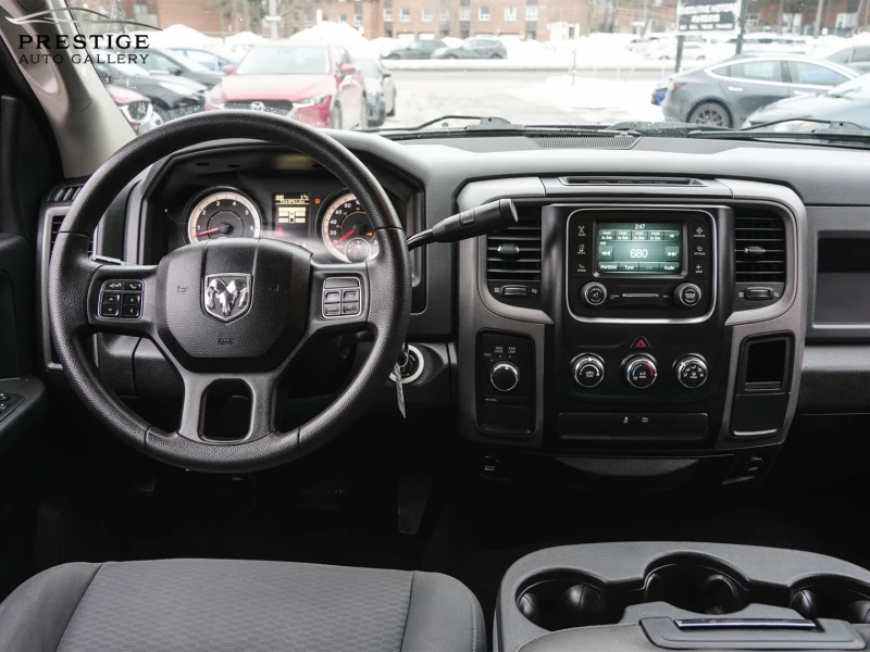 Dodge RAM 1500 2017* 4WD Crew Cab 140.5" Express* V8 HEMI, снимка 7 - Автомобили и джипове - 53476144