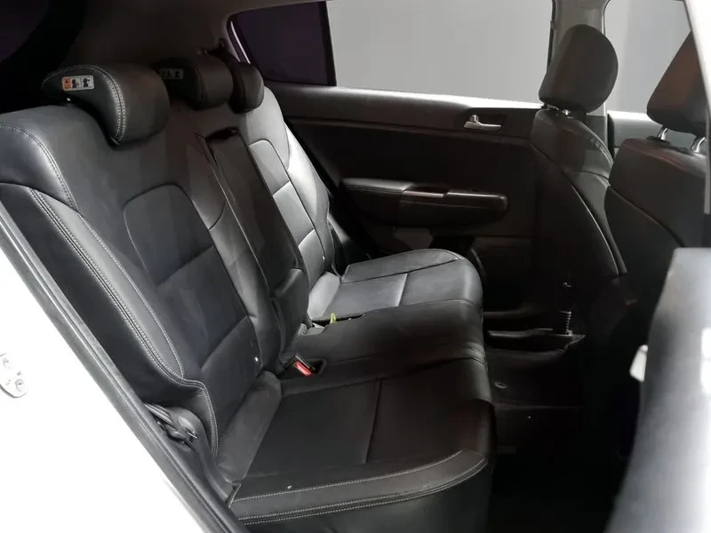 Kia Sportage 2.0 CRDi 4WD, снимка 12 - Автомобили и джипове - 54275005