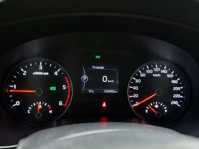 Kia Sportage 2.0 CRDi 4WD, снимка 8 - Автомобили и джипове - 54275005