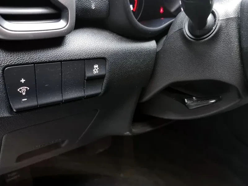 Kia Sportage 2.0 CRDi 4WD, снимка 17 - Автомобили и джипове - 54275005