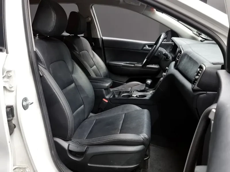 Kia Sportage 2.0 CRDi 4WD, снимка 11 - Автомобили и джипове - 54275005