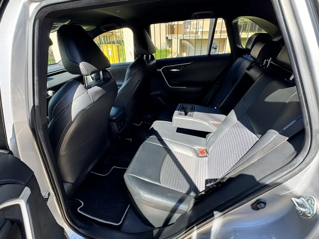 Toyota Rav4, снимка 14 - Автомобили и джипове - 54956588